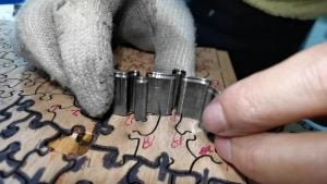 adjucting blade by hand